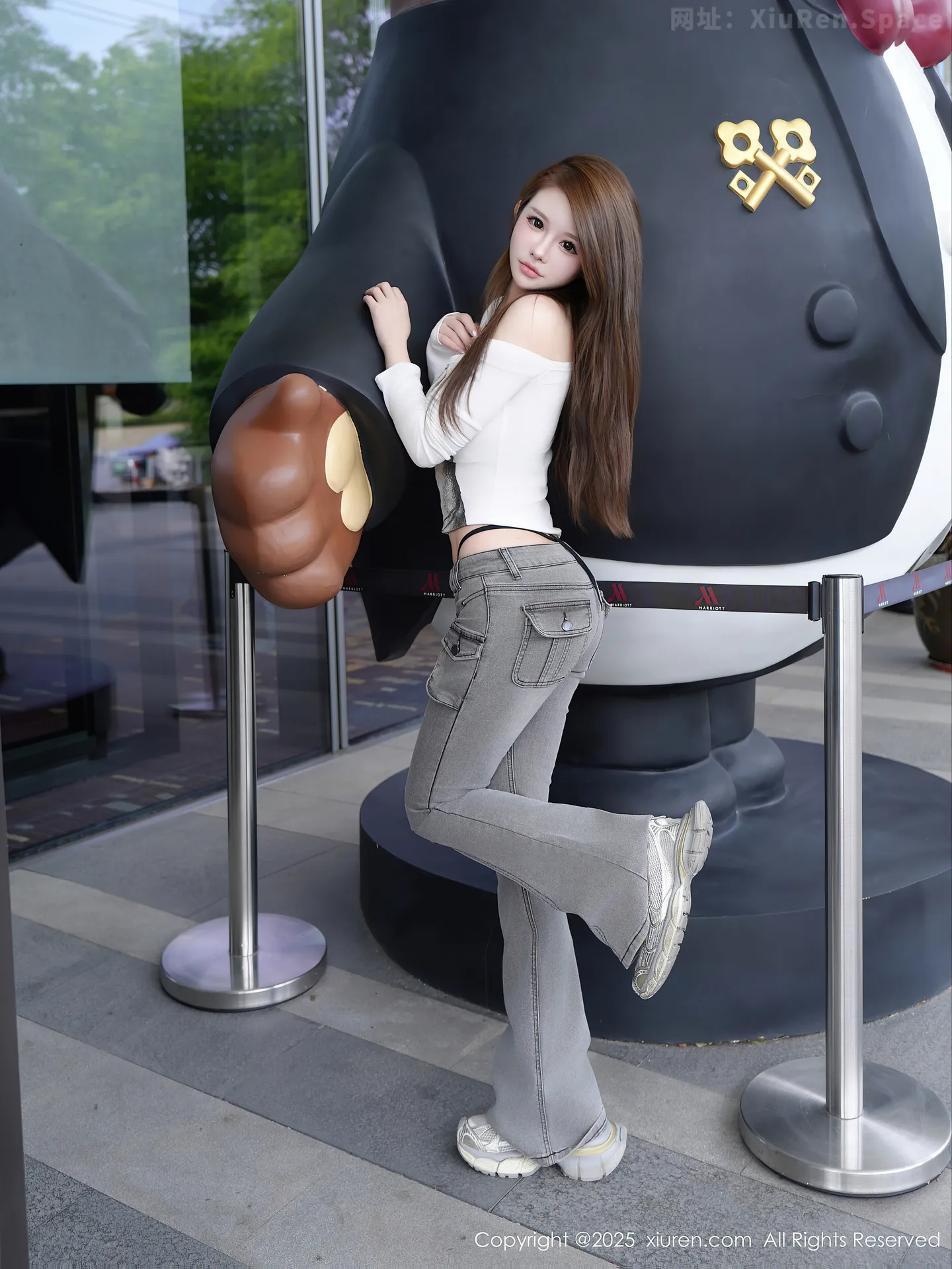 图片[3]-[XiuRen秀人网] VOL.10227 模特甜妮性感白T配牛仔长裤露黑色情趣内衣秀丰腴身材诱惑写真68P-秀人网官方网站